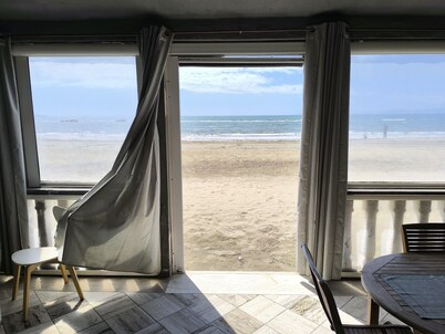 Casa Viale Italia - homely house with direct access to the sandy beach