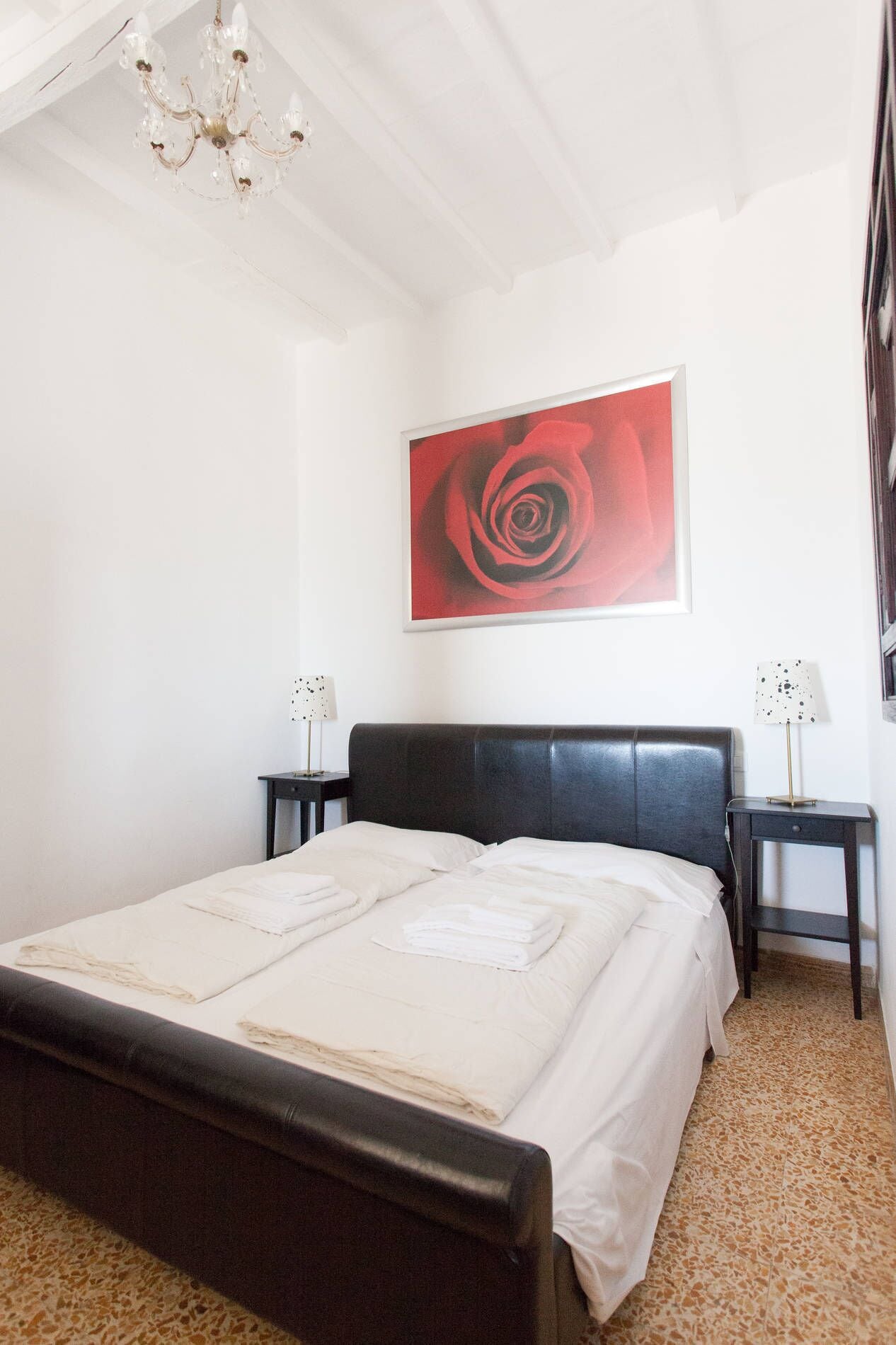 Very homely house with direct access to the sandy beach