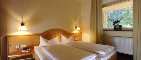 2 bedrooms, in-room safe, WiFi, bed sheets