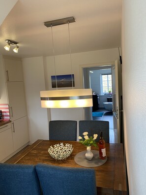 Dining - Near the beach, garden use, wellness shower with massage (Wrixum)