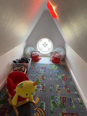 Children's area - Near the beach, garden use, wellness shower with massage (Wrixum)