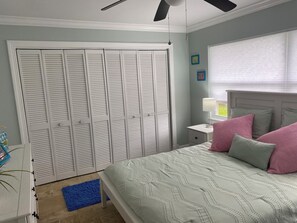 3 habitaciones, tabla de planchar con plancha, cuna de viaje y wifi 