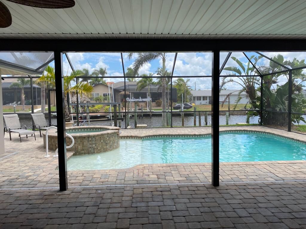 Et oppvarmet basseng