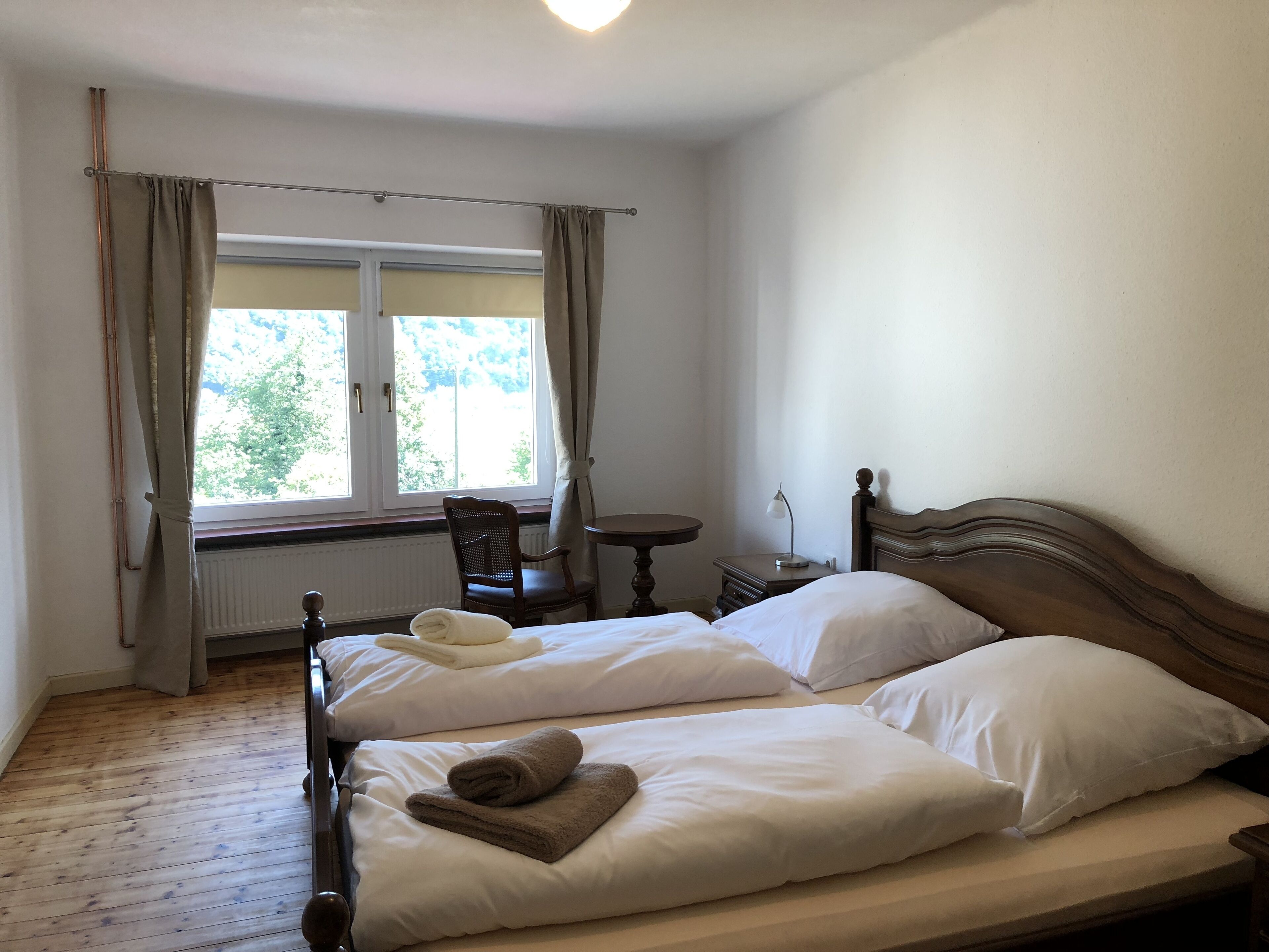 5 slaapkamers, een kluis op de kamer, een strijkplank/strijkijzer