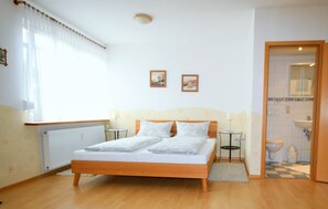 1 bedroom, travel cot, free WiFi, bed sheets