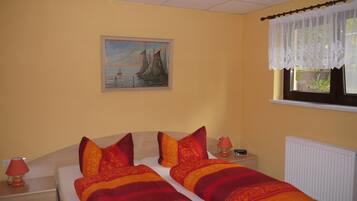 1 bedroom, in-room safe, iron/ironing board, free WiFi