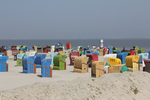FH Huus Wattemeer strandnah in Neßmersiel, Nordseeküste für 2-6P. 3Sch-Zi, 2Bad