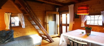 comfortable blockhouse for 2 persons with garden, lake nearby