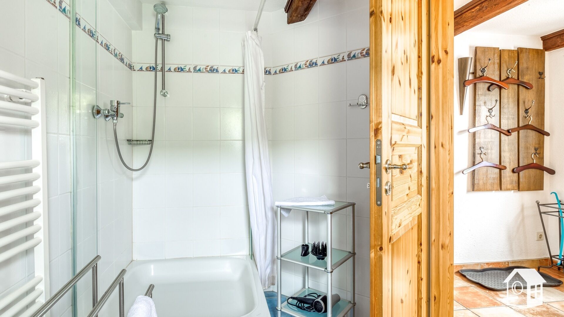 Rosenhaus, direkt am Außendeich