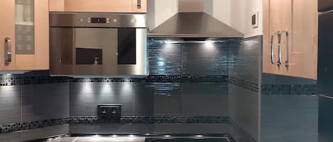 Refrigerador, microondas, parrilla de estufa y lavavajillas
