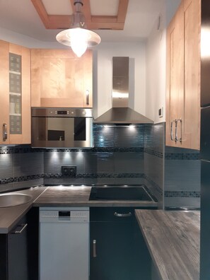 Fridge, microwave, stovetop, dishwasher - Gdansk close, directly in nature, Gdansk (Sulmin)