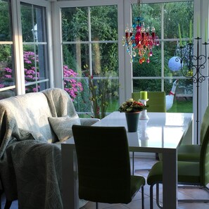 Essen im "Garten" 
- Esszimmer -
