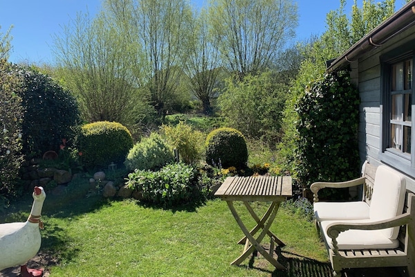 Frühstücksplatz (inkl. Blockhaus im Garten)