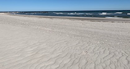 Only 250m to the beach - large south-facing garden including the sound of the sea, 2 parking spaces!