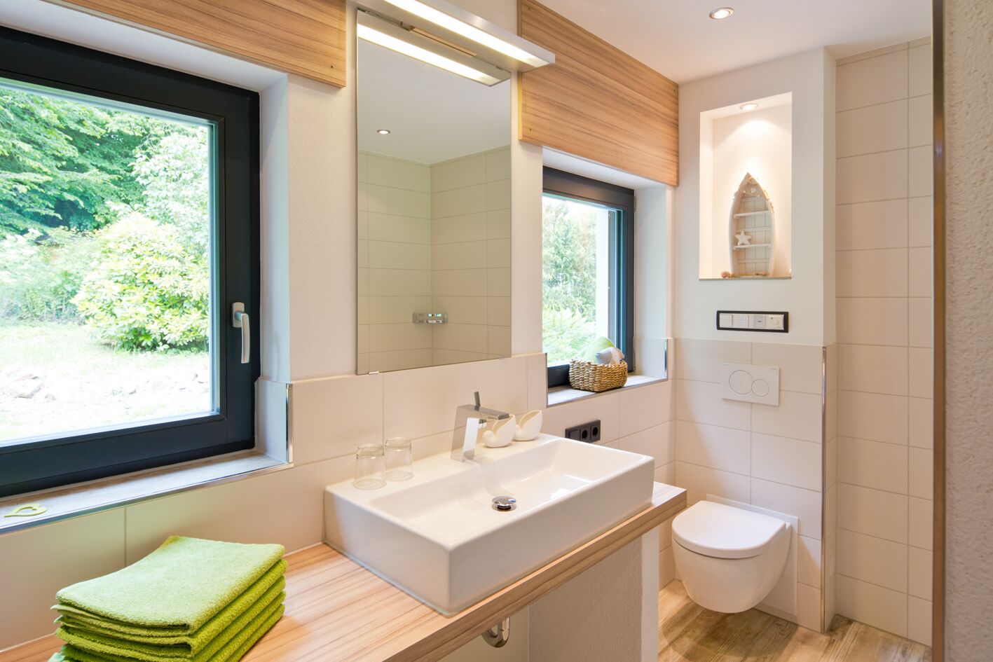 Regadera, amenidades de baño gratuitas, secadora de cabello, toallas 