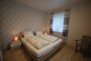 2 Schlafzimmer, Bügeleisen/Bügelbrett, Reisekinderbett, WLAN