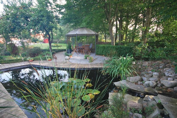 Unclassified image, 1 of 23, button