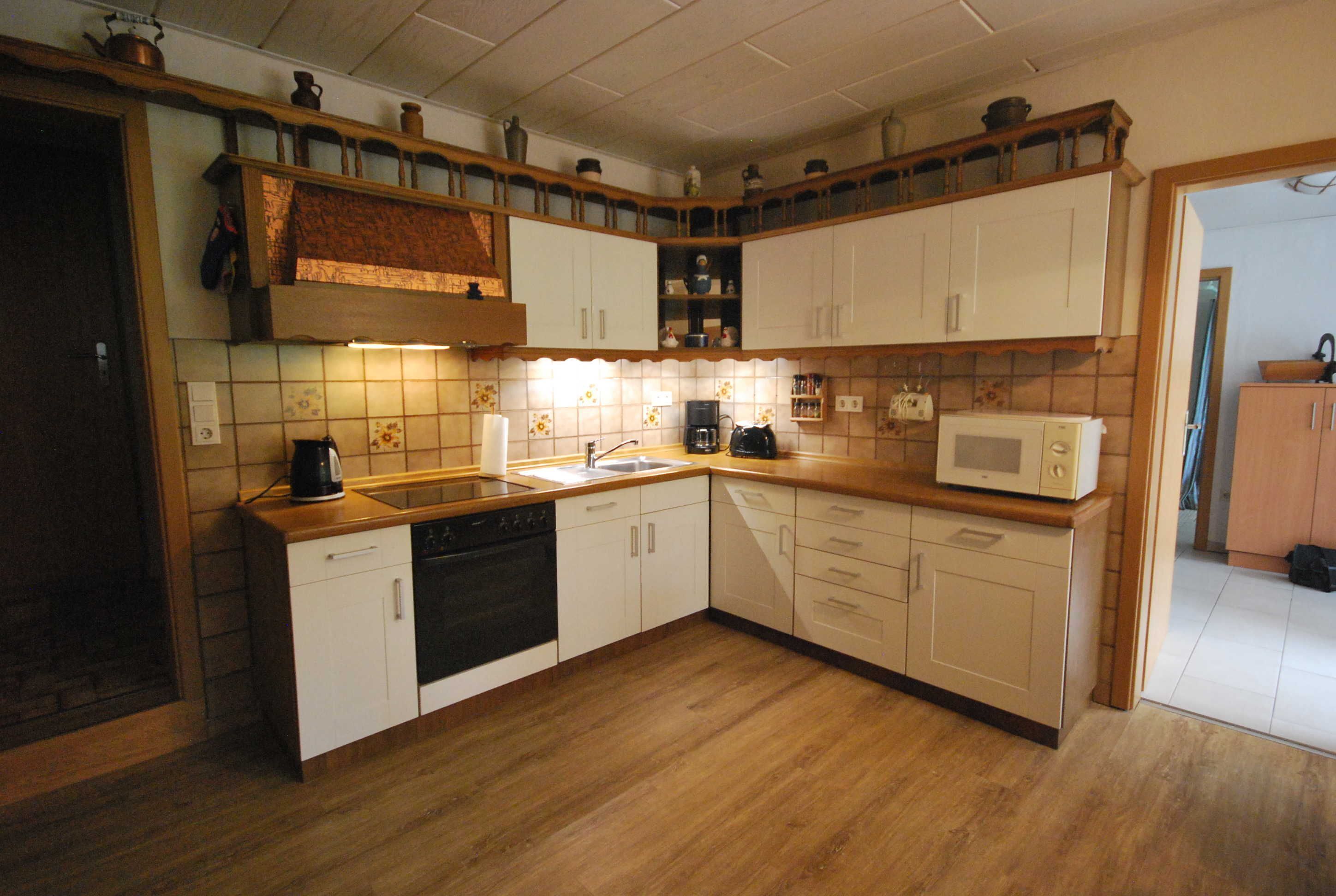 Geladeira, micro-ondas, fogão, cafeteira/chaleira