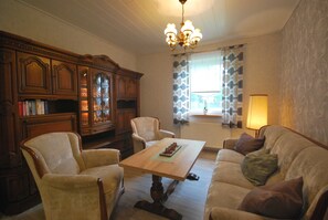 Unclassified image, 3 of 23, button