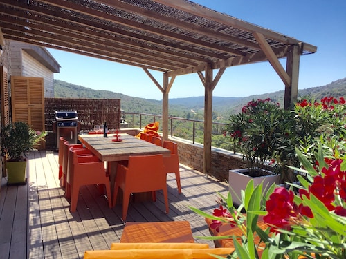 New, modern stone chalet with large terrace and large pool (Rondinara)