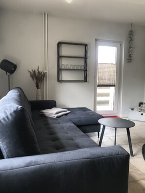 TV - Central apartment in the Bad district directly opposite the beach clinic (Sankt Peter-Ording)