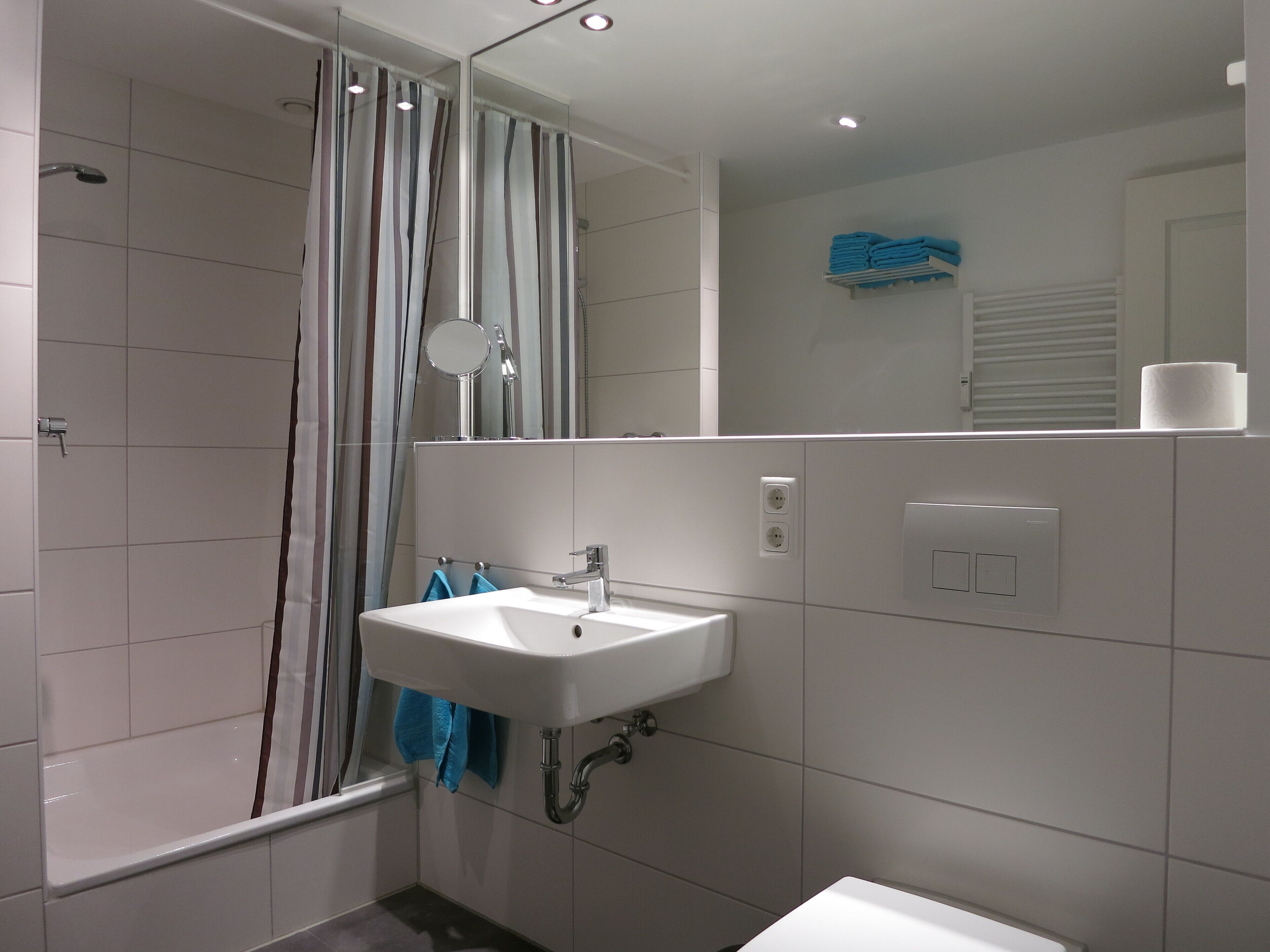 Modern and high quality furnished 2-room apartment - close to the center