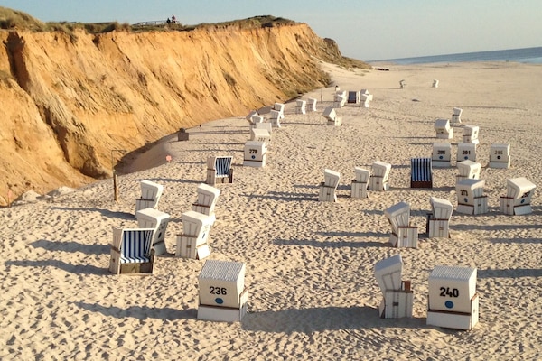 Plage à proximité, chaises longues