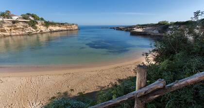 House with private tennis court, pool, 300m to the beach, WiFi, air conditioning