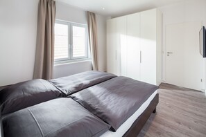 3 Schlafzimmer, Reisekinderbett, kostenloses WLAN, Bettwäsche