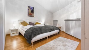 Appartement, Plusieurs lits, non-fumeur | Fer et planche à repasser, lit de bébé (supplément)