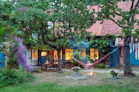 Terrace/patio. Listed building ensemble in the Rundlingsdorf in Wendland