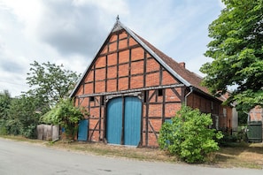 Exterior - Listed building ensemble in the Rundlingsdorf in Wendland (Zargleben)