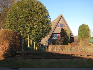 Exterior - Wild house, cozy wooden house, 850 m² fenced for your dog. (Simmerath-Rollesbroich)