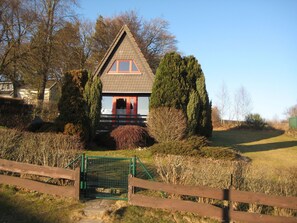 Exterior - Wild house, cozy wooden house, 850 m² fenced for your dog. (Simmerath-Rollesbroich)