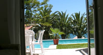 Wohnung m. Pool u. Meerblick, ca. 500m zum Strand in Sesimbra für max. 4 Pers