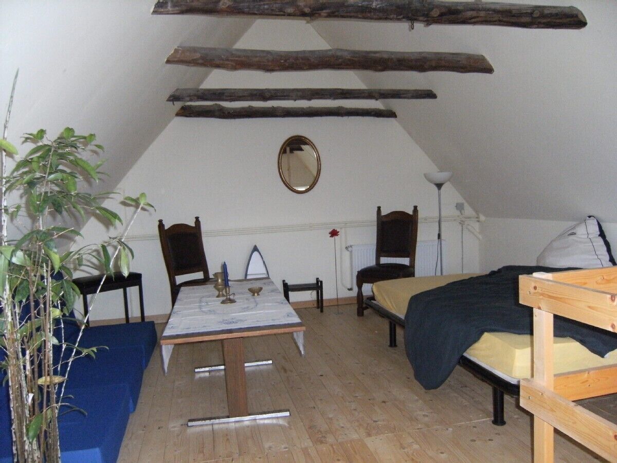 Wonderful cottage with nature garden and fireplace, near ocean