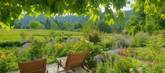 Appartement situé dans une ferme unique avec vue sur les prés, les forêts et la nature.