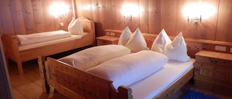 3 chambres, lit parapluie, Wi-Fi gratuit, draps fournis