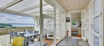 Familievenligt sommerhus med panoramaudsigt over Aabenraa Fjord