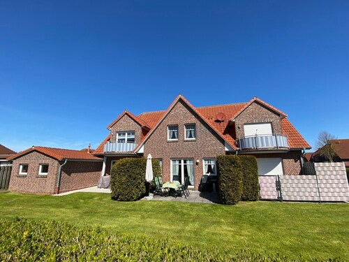 Like a vacation home, equipped to a high standard, close to the beach