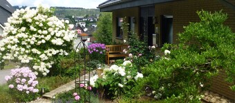 handikappvänlig lägenhet med trädgård, terrass u. Barbecue