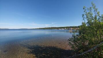 Beach nearby, sun loungers