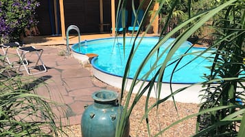 Außenpool, Liegestühle