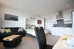 Iron/ironing board, travel cot, WiFi, bed sheets