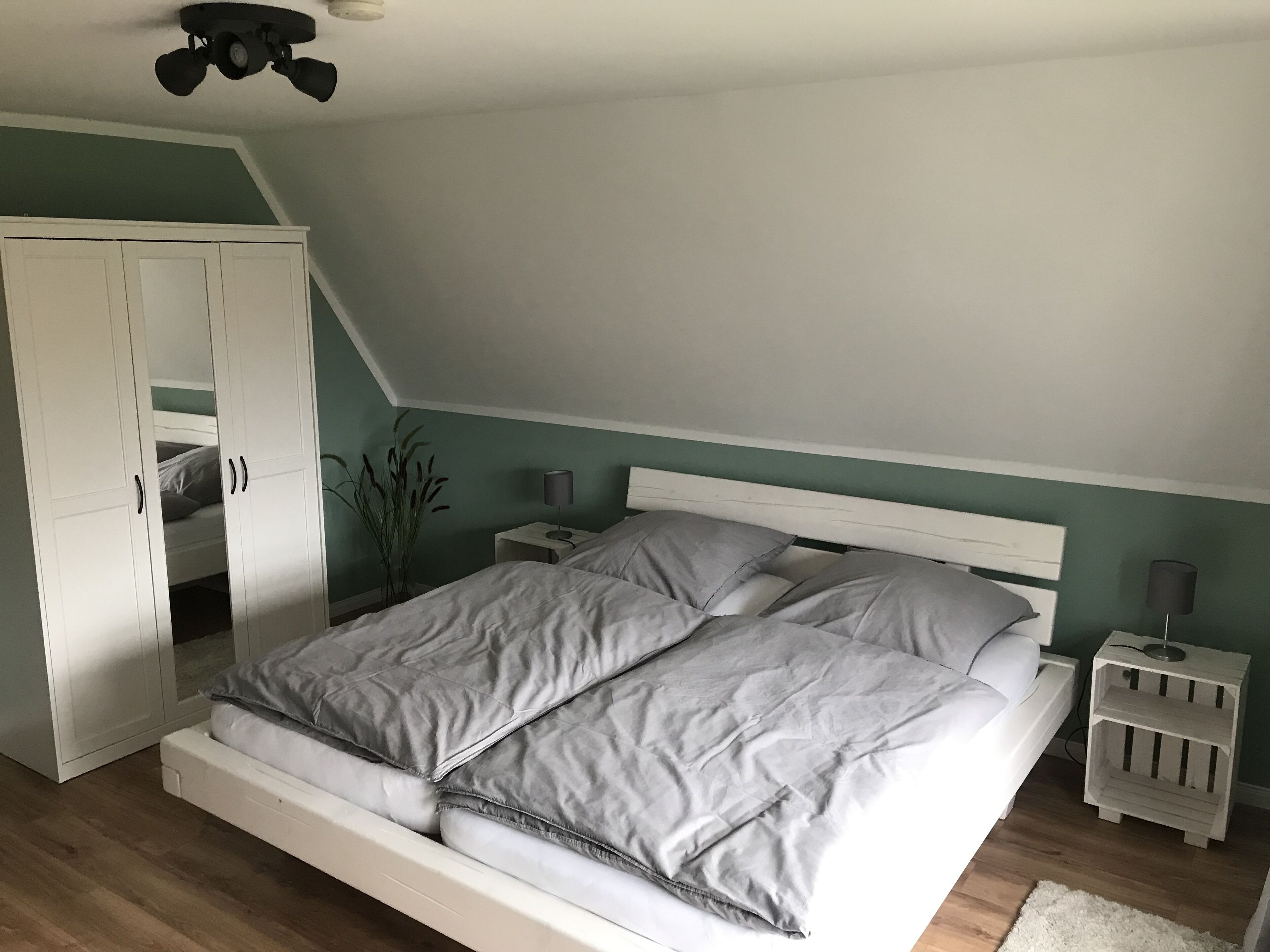 1 slaapkamer, een strijkplank/strijkijzer, gratis wifi, beddengoed