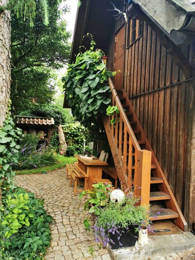 Lower Saxony warehouse with a cozy country house atmosphere for up to 6 people