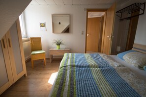 1 makuuhuone, silitysrauta/-lauta, vauvan matkasänky, ilmainen Wi-Fi