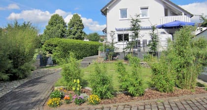 DEB 003 Ferienwohnung mit Balkon in Bürgeln