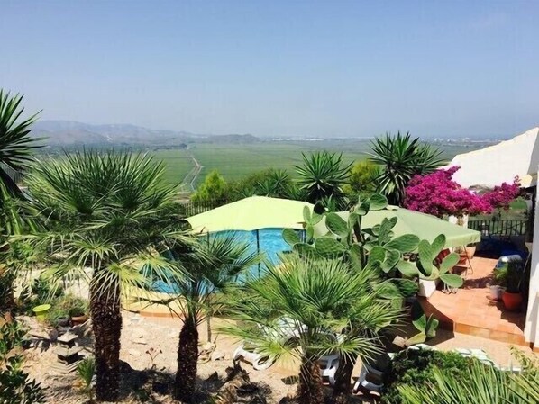 Exterior - Chalet with wonderful views of the sea and mountains, pool, WiFi (Pego)