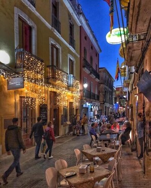 تناول الطعام بالخارج